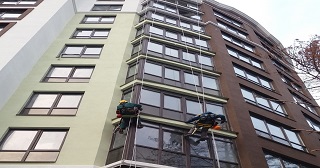 Установка крыши на балкон Ачинск цена от 1023 руб. м/2.