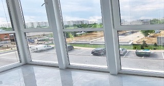 Панорамное остекление балкона Ачинск цена от 11 тыс. руб. м/п.